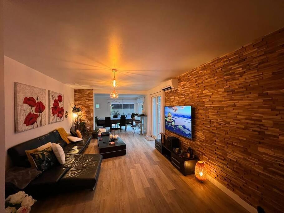 Maison Entiere Redessan Luaran gambar