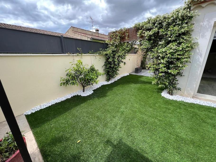 Maison Entiere Redessan Luaran gambar