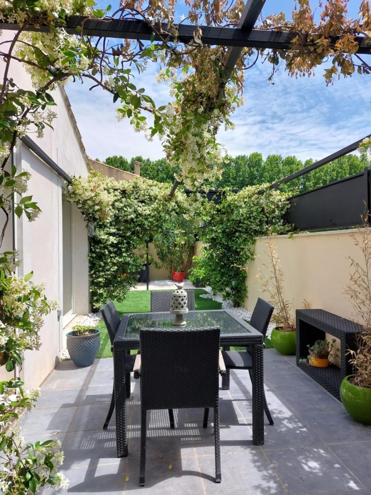 Maison Entiere Redessan Luaran gambar