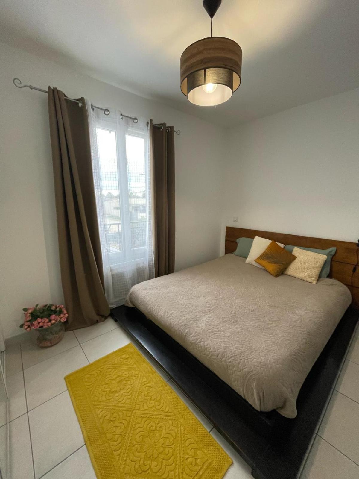 Maison Entiere Redessan Luaran gambar