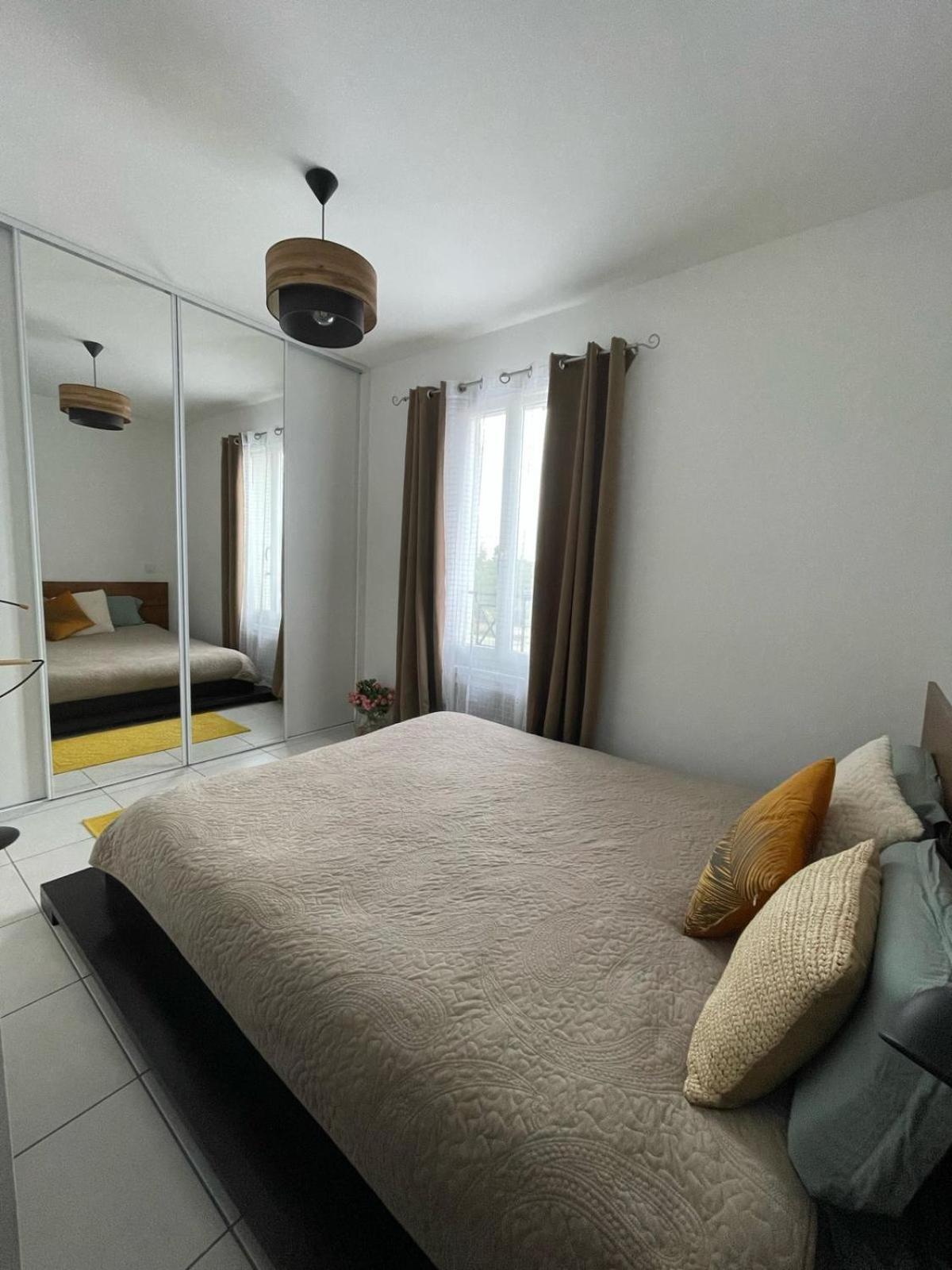 Maison Entiere Redessan Luaran gambar